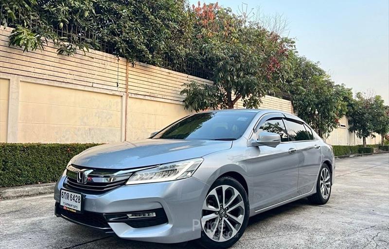 รถเก๋งมือสอง HONDA ACCORD รถปี 2017