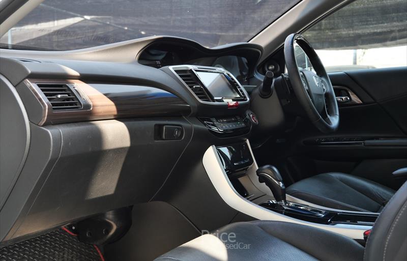 ขายรถเก๋งมือสอง-honda-ฮอนด้า-รถปี2016-รหัส88338-aae262d8.jpg ขายรถเก๋งมือสอง-honda-ฮอนด้า-รถปี2016-รหัส88338-aae262d8.jpg