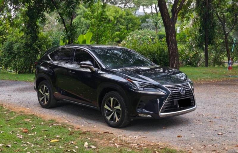 รถเก๋งมือสอง LEXUS NX300h รถปี 2020