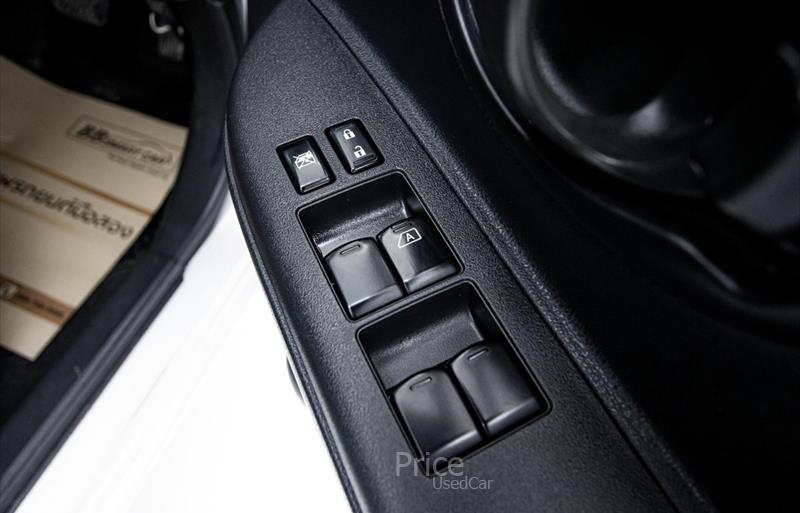 ขายรถเก๋งมือสอง-nissan-นิสสัน-รถปี2015-รหัส88497-68cde49a.jpg ขายรถเก๋งมือสอง-nissan-นิสสัน-รถปี2015-รหัส88497-68cde49a.jpg