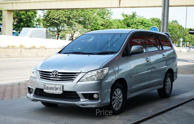 รถตู้มือสอง TOYOTA INNOVA รถปี 2015