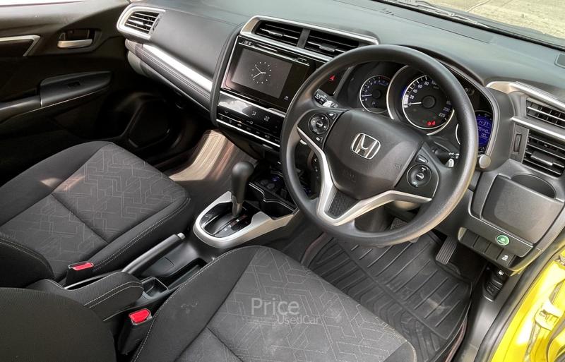 ขายรถเก๋งมือสอง-honda-ฮอนด้า-jazz-รถปี2014-รหัส88862-18a06d89.jpg ขายรถเก๋งมือสอง-honda-ฮอนด้า-jazz-รถปี2014-รหัส88862-18a06d89.jpg