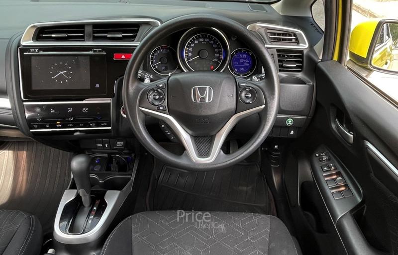 ขายรถเก๋งมือสอง-honda-ฮอนด้า-jazz-รถปี2014-รหัส88862-d326a844.jpg ขายรถเก๋งมือสอง-honda-ฮอนด้า-jazz-รถปี2014-รหัส88862-d326a844.jpg