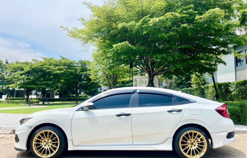 ขายรถเก๋งมือสอง-honda-ฮอนด้า-civic-รถปี2018-รหัส88880-5cc7bbd7.jpg ขายรถเก๋งมือสอง-honda-ฮอนด้า-civic-รถปี2018-รหัส88880-5cc7bbd7.jpg