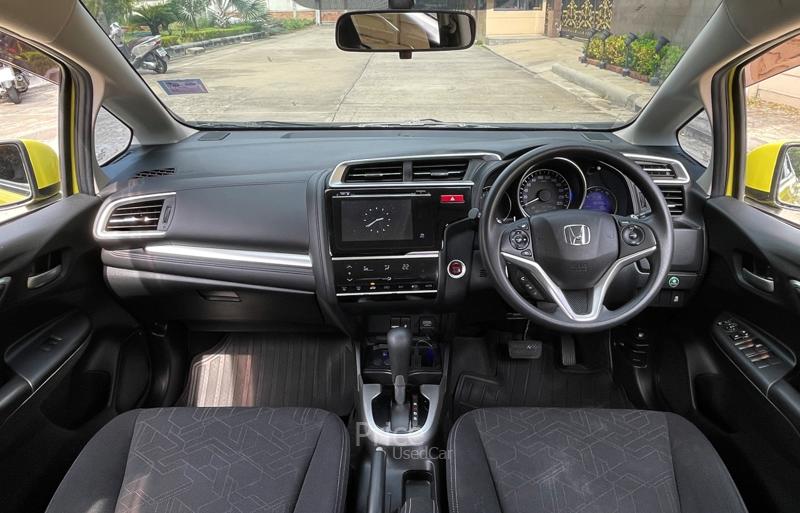 ขายรถเก๋งมือสอง-honda-ฮอนด้า-jazz-รถปี2014-รหัส88905-7b68327f.jpg ขายรถเก๋งมือสอง-honda-ฮอนด้า-jazz-รถปี2014-รหัส88905-7b68327f.jpg