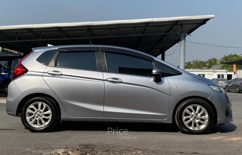 ขายรถเก๋งมือสอง-honda-ฮอนด้า-jazz-รถปี2017-รหัส89163-7a233a56.jpg ขายรถเก๋งมือสอง-honda-ฮอนด้า-jazz-รถปี2017-รหัส89163-7a233a56.jpg