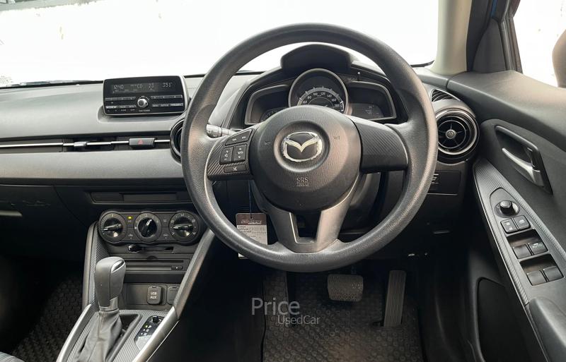 ขายรถเก๋งมือสอง-mazda-มาสด้า-2-รถปี2015-รหัส89166-86d1deca.jpg ขายรถเก๋งมือสอง-mazda-มาสด้า-2-รถปี2015-รหัส89166-86d1deca.jpg