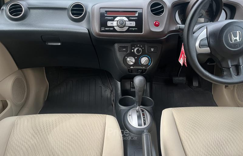 ขายรถเก๋งมือสอง-honda-ฮอนด้า-brio-รถปี2013-รหัส90205-59e92a18.jpg ขายรถเก๋งมือสอง-honda-ฮอนด้า-brio-รถปี2013-รหัส90205-59e92a18.jpg