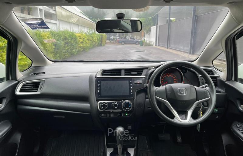 ขายรถเก๋งมือสอง-honda-ฮอนด้า-jazz-รถปี2018-รหัส90233-0558dcff.jpg ขายรถเก๋งมือสอง-honda-ฮอนด้า-jazz-รถปี2018-รหัส90233-0558dcff.jpg