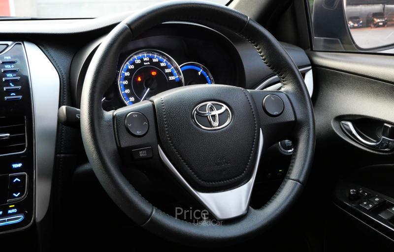 ขายรถเก๋งมือสอง-toyota-โตโยต้า-yaris-รถปี2017-รหัส90306-9058720d.jpg ขายรถเก๋งมือสอง-toyota-โตโยต้า-yaris-รถปี2017-รหัส90306-9058720d.jpg
