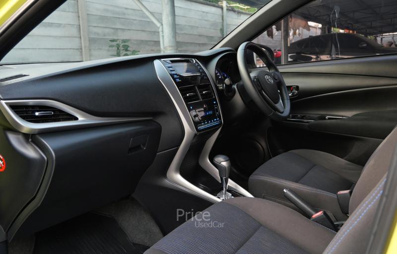 ขายรถเก๋งมือสอง-toyota-โตโยต้า-yaris-รถปี2017-รหัส90306-d986dad9.jpg ขายรถเก๋งมือสอง-toyota-โตโยต้า-yaris-รถปี2017-รหัส90306-d986dad9.jpg