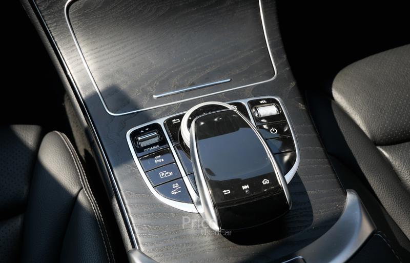 ขายรถเก๋งมือสอง-mercedes-benz-เมอร์เซเดสเบนซ์-c300-รถปี2021-รหัส90308-fbcf2f9f.jpg ขายรถเก๋งมือสอง-mercedes-benz-เมอร์เซเดสเบนซ์-c300-รถปี2021-รหัส90308-fbcf2f9f.jpg