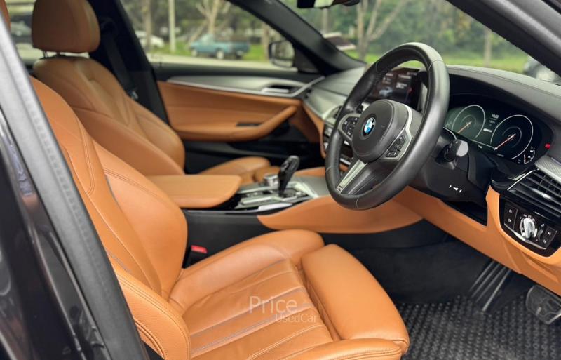 ขายรถเก๋งมือสอง-bmw-บีเอ็มดับบลิว-530i-รถปี2019-รหัส90361-424c18ed.jpg ขายรถเก๋งมือสอง-bmw-บีเอ็มดับบลิว-530i-รถปี2019-รหัส90361-424c18ed.jpg