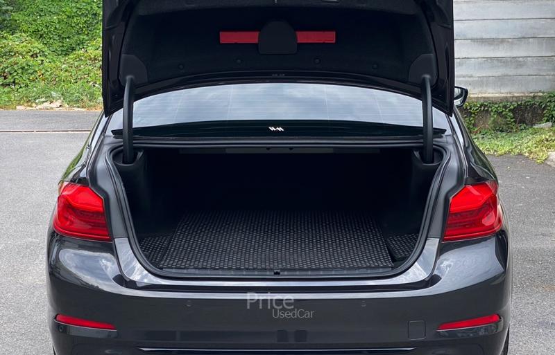 ขายรถเก๋งมือสอง-bmw-บีเอ็มดับบลิว-530i-รถปี2020-รหัส90362-4dc12f0d.jpg ขายรถเก๋งมือสอง-bmw-บีเอ็มดับบลิว-530i-รถปี2020-รหัส90362-4dc12f0d.jpg