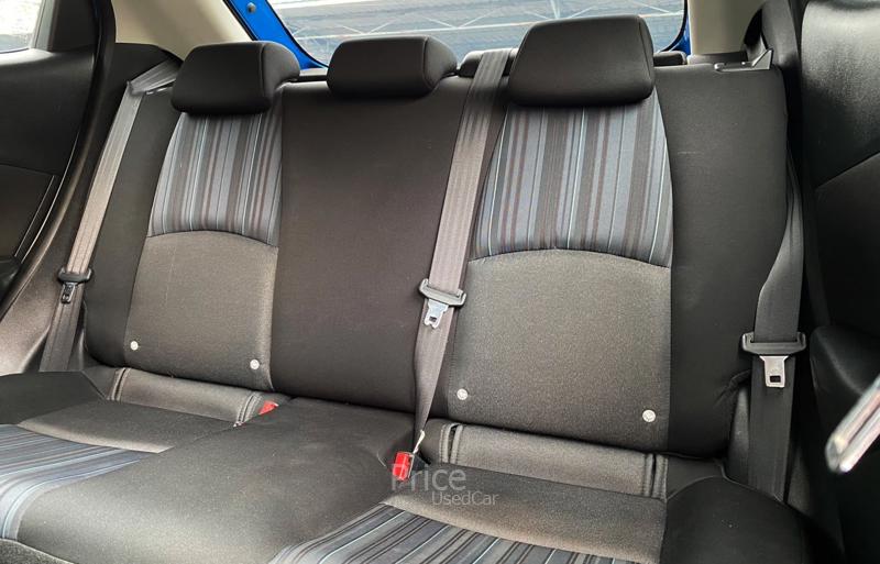 ขายรถเก๋งมือสอง-mazda-มาสด้า-2-รถปี2015-รหัส90371-942d05ee.jpg