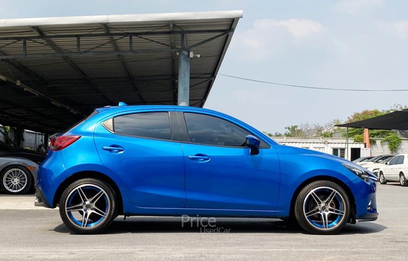 ขายรถเก๋งมือสอง-mazda-มาสด้า-2-รถปี2015-รหัส90371-b8042053.jpg