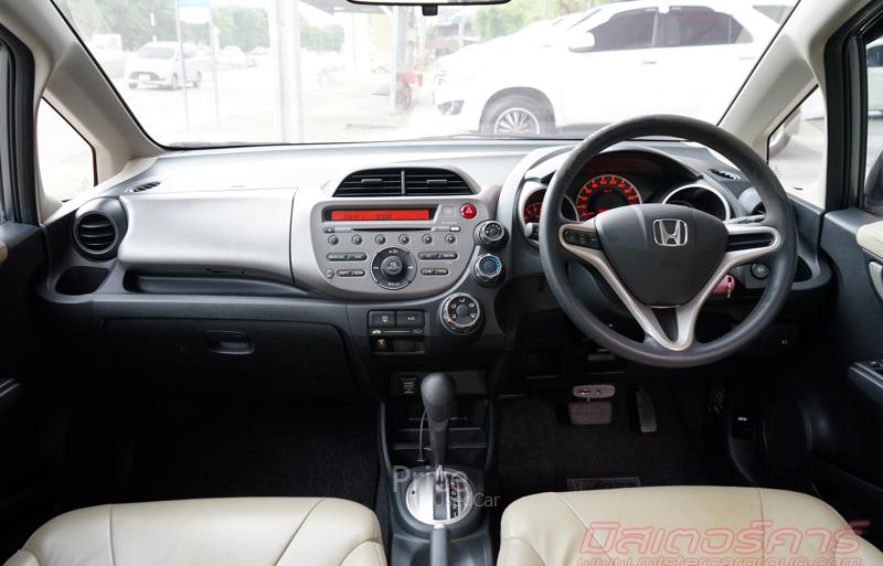 ขายรถเก๋งมือสอง-honda-ฮอนด้า-jazz-รถปี2015-รหัส90453-0928b94b.jpg ขายรถเก๋งมือสอง-honda-ฮอนด้า-jazz-รถปี2015-รหัส90453-0928b94b.jpg