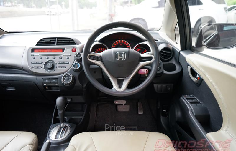 ขายรถเก๋งมือสอง-honda-ฮอนด้า-jazz-รถปี2015-รหัส90453-4341aee1.jpg ขายรถเก๋งมือสอง-honda-ฮอนด้า-jazz-รถปี2015-รหัส90453-4341aee1.jpg