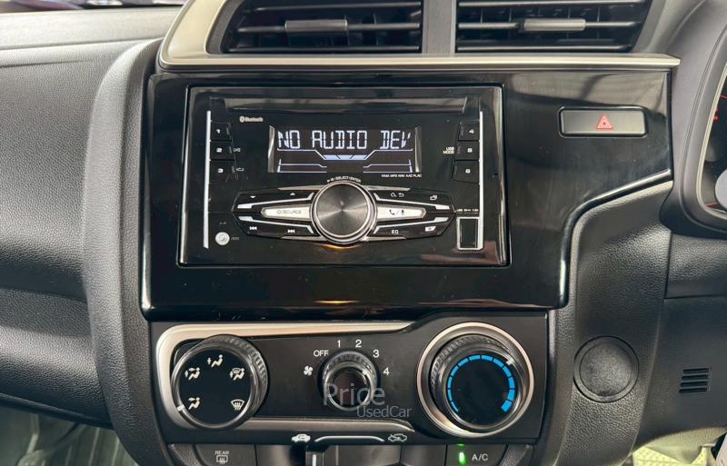 ขายรถเก๋งมือสอง-honda-ฮอนด้า-jazz-รถปี2020-รหัส90476-fcb01de0.jpg ขายรถเก๋งมือสอง-honda-ฮอนด้า-jazz-รถปี2020-รหัส90476-fcb01de0.jpg