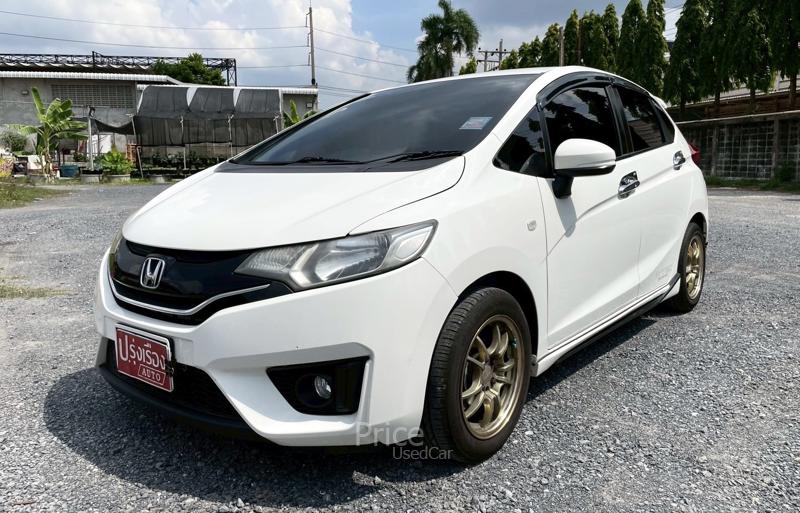 รถเก๋งมือสอง HONDA JAZZ รถปี 2015