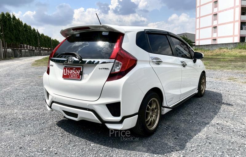 ขายรถเก๋งมือสอง-honda-ฮอนด้า-jazz-รถปี2015-รหัส90517-b609b20e.jpg ขายรถเก๋งมือสอง-honda-ฮอนด้า-jazz-รถปี2015-รหัส90517-b609b20e.jpg