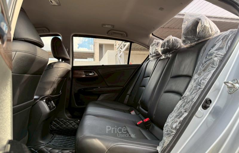 ขายรถเก๋งมือสอง-honda-ฮอนด้า-accord-รถปี2018-รหัส90610-01a38ab2.jpg ขายรถเก๋งมือสอง-honda-ฮอนด้า-accord-รถปี2018-รหัส90610-01a38ab2.jpg