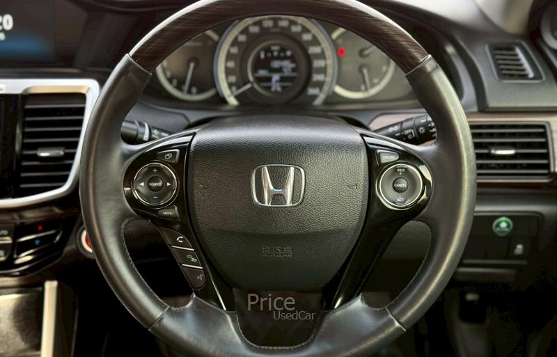 ขายรถเก๋งมือสอง-honda-ฮอนด้า-accord-รถปี2018-รหัส90610-14d35c17.jpg ขายรถเก๋งมือสอง-honda-ฮอนด้า-accord-รถปี2018-รหัส90610-14d35c17.jpg