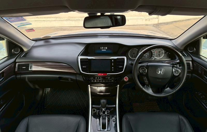 ขายรถเก๋งมือสอง-honda-ฮอนด้า-accord-รถปี2018-รหัส90610-3239c32d.jpg ขายรถเก๋งมือสอง-honda-ฮอนด้า-accord-รถปี2018-รหัส90610-3239c32d.jpg