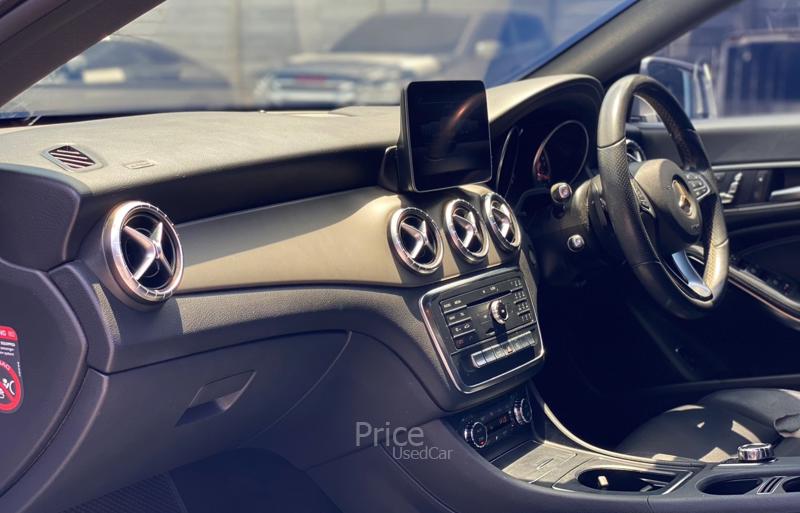 ขายรถเก๋งมือสอง-mercedes-benz-เมอร์เซเดสเบนซ์-cla200-รถปี2017-รหัส90742-be622e0e.jpg ขายรถเก๋งมือสอง-mercedes-benz-เมอร์เซเดสเบนซ์-cla200-รถปี2017-รหัส90742-be622e0e.jpg