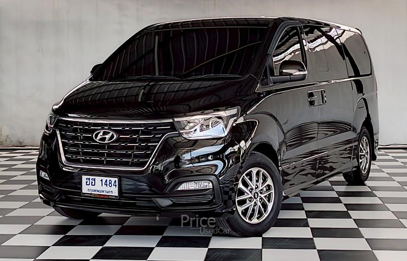 รถตู้มือสอง HYUNDAI H-1 รถปี 2018