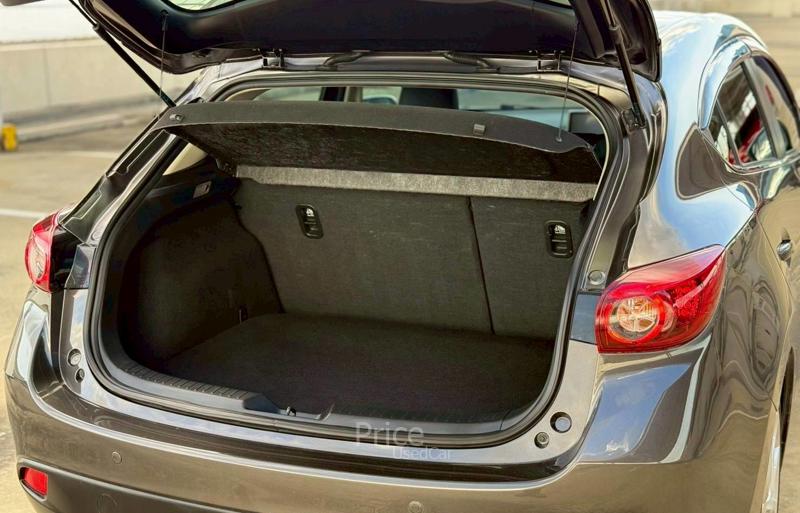 ขายรถเก๋งมือสอง-mazda-มาสด้า-3-รถปี2014-รหัส90960-8be69c1b.jpg ขายรถเก๋งมือสอง-mazda-มาสด้า-3-รถปี2014-รหัส90960-8be69c1b.jpg