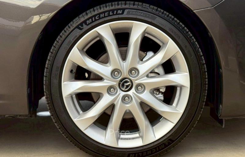 ขายรถเก๋งมือสอง-mazda-มาสด้า-3-รถปี2014-รหัส90960-d2d4d7b9.jpg ขายรถเก๋งมือสอง-mazda-มาสด้า-3-รถปี2014-รหัส90960-d2d4d7b9.jpg