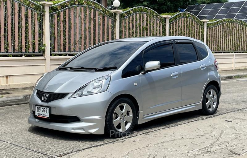รถเก๋งมือสอง HONDA JAZZ รถปี 2010 รถเก๋งมือสอง HONDA JAZZ รถปี 2010