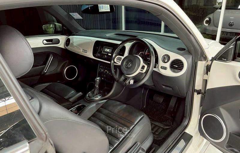 ขายรถเก๋งมือสอง-volkswagen-โฟล์คสวาเกน-beetle-รถปี2013-รหัส91005-f8698f7d.jpg ขายรถเก๋งมือสอง-volkswagen-โฟล์คสวาเกน-beetle-รถปี2013-รหัส91005-f8698f7d.jpg