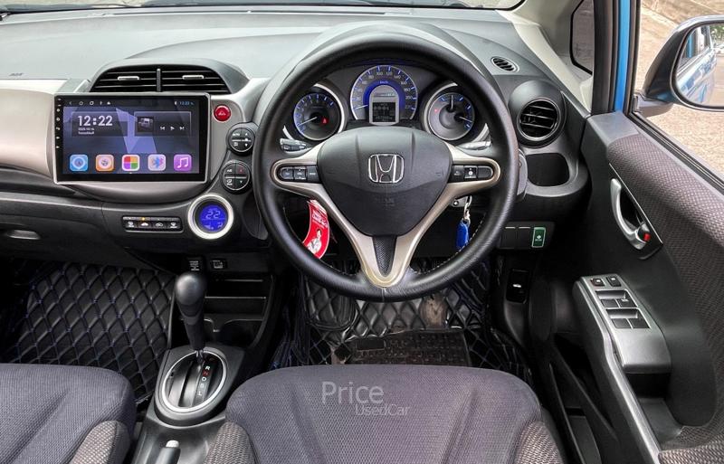ขายรถเก๋งมือสอง-honda-ฮอนด้า-jazz-รถปี2013-รหัส91013-3515cdd8.jpg