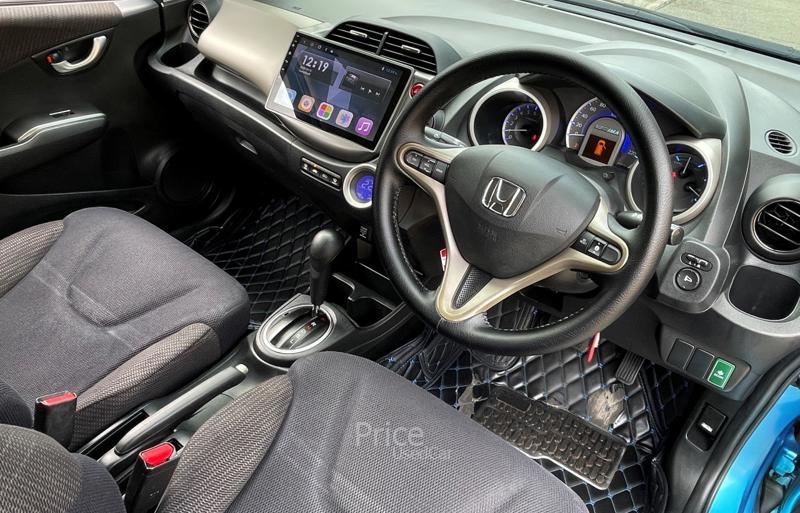 ขายรถเก๋งมือสอง-honda-ฮอนด้า-jazz-รถปี2013-รหัส91013-5f0ec297.jpg