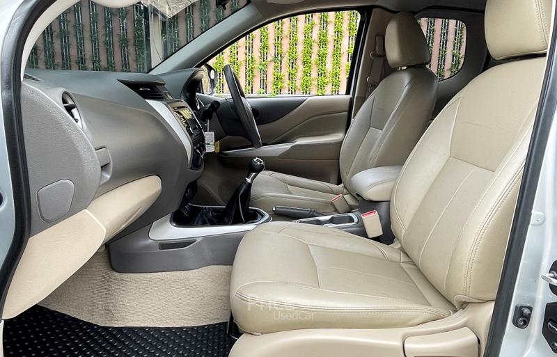 ขายรถกระบะมือสอง-nissan-นิสสัน-np-300-navara-รถปี2017-รหัส91072-57422f02.jpg