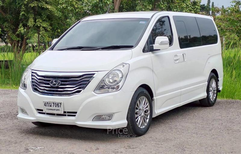 รถตู้มือสอง HYUNDAI GRAND STAREX รถปี 2014