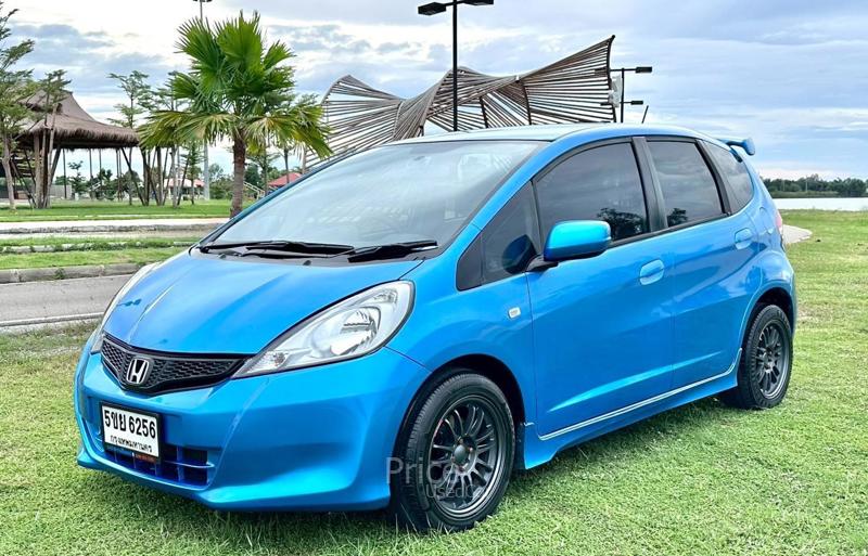 ขายรถเก๋งมือสอง-honda-ฮอนด้า-jazz-รถปี2013-รหัส91386-0813b572.jpg
