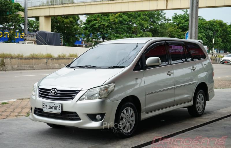 รถตู้มือสอง TOYOTA INNOVA รถปี 2012