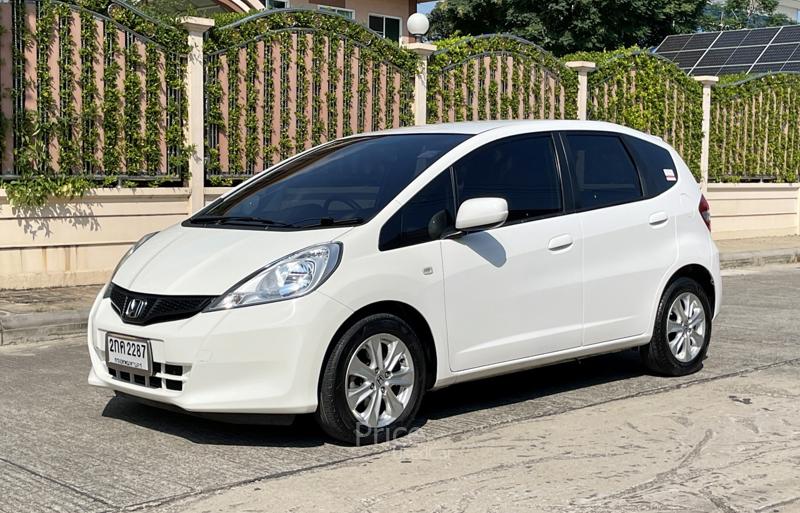 รถเก๋งมือสอง HONDA JAZZ รถปี 2013