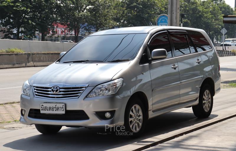รถตู้มือสอง TOYOTA INNOVA รถปี 2015