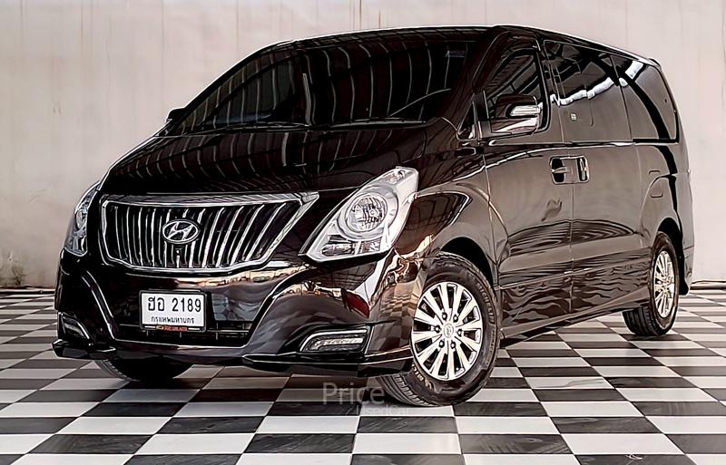 รถตู้มือสอง HYUNDAI H-1 รถปี 2017