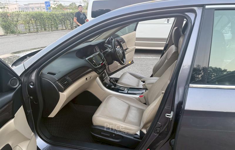 ขายรถเก๋งมือสอง-honda-ฮอนด้า-accord-รถปี2018-รหัส93068-329b2e3d.jpg