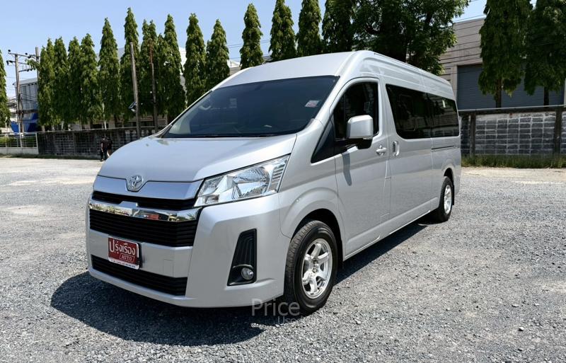 รถตู้มือสอง TOYOTA COMMUTER รถปี 2020