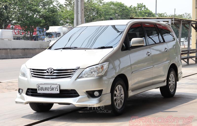 รถตู้มือสอง TOYOTA INNOVA รถปี 2012