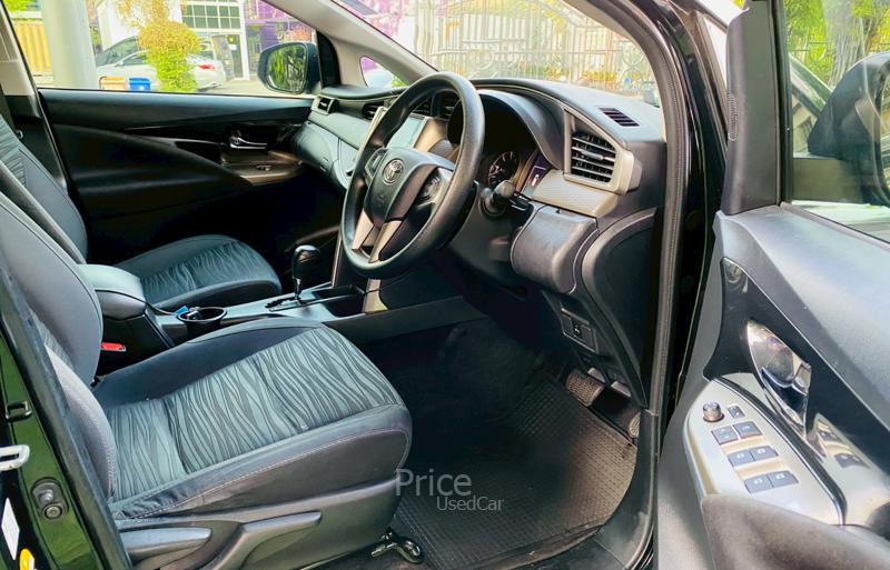 ขายรถตู้มือสอง-toyota-โตโยต้า-innova-รถปี2022-รหัส94586-3a4fd3f2.jpg
