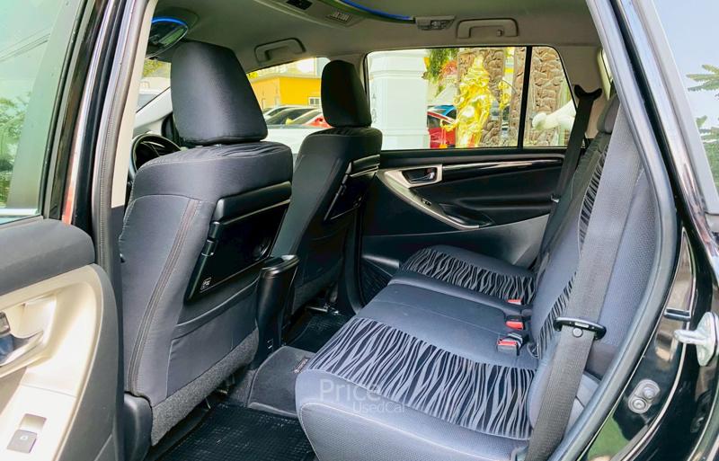 ขายรถตู้มือสอง TOYOTA INNOVA รถปี 2022