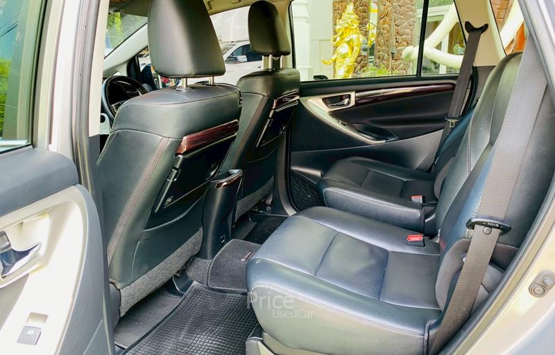 ขายรถตู้มือสอง TOYOTA INNOVA รถปี 2022