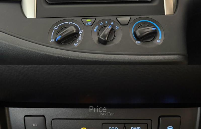 ขายรถตู้มือสอง TOYOTA INNOVA 2.0 E รถปี 2021
